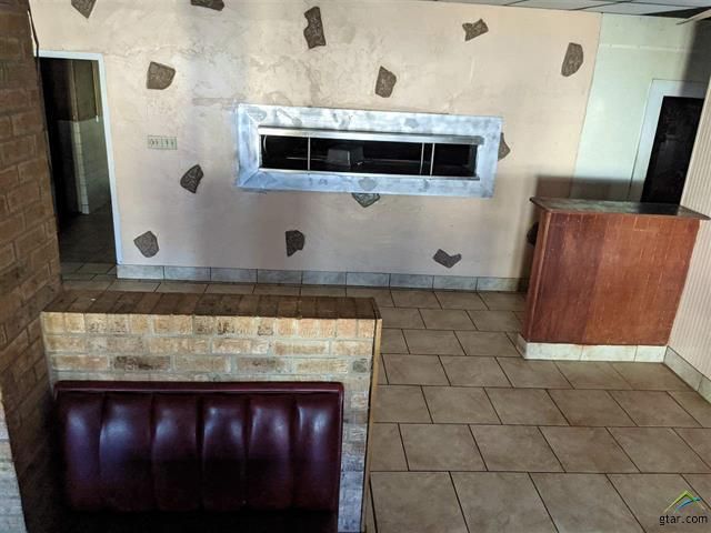 102 E Broadway St, Big Sandy, TX 75755